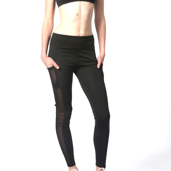 Women's Active Wear Black Mesh Slim Stretch Yoga Legging With Two Side Pockets - Picture 2 of 5